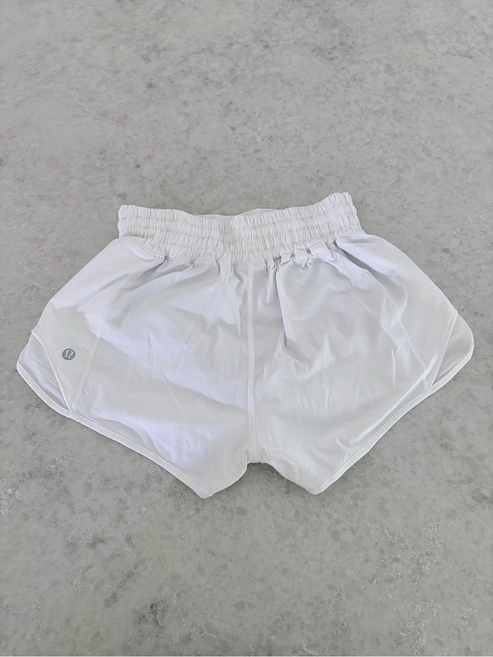 Lululemon Ohio State Buckeyes Hotty Hot Shorts - White / Size 2 - Picture 3 of 4